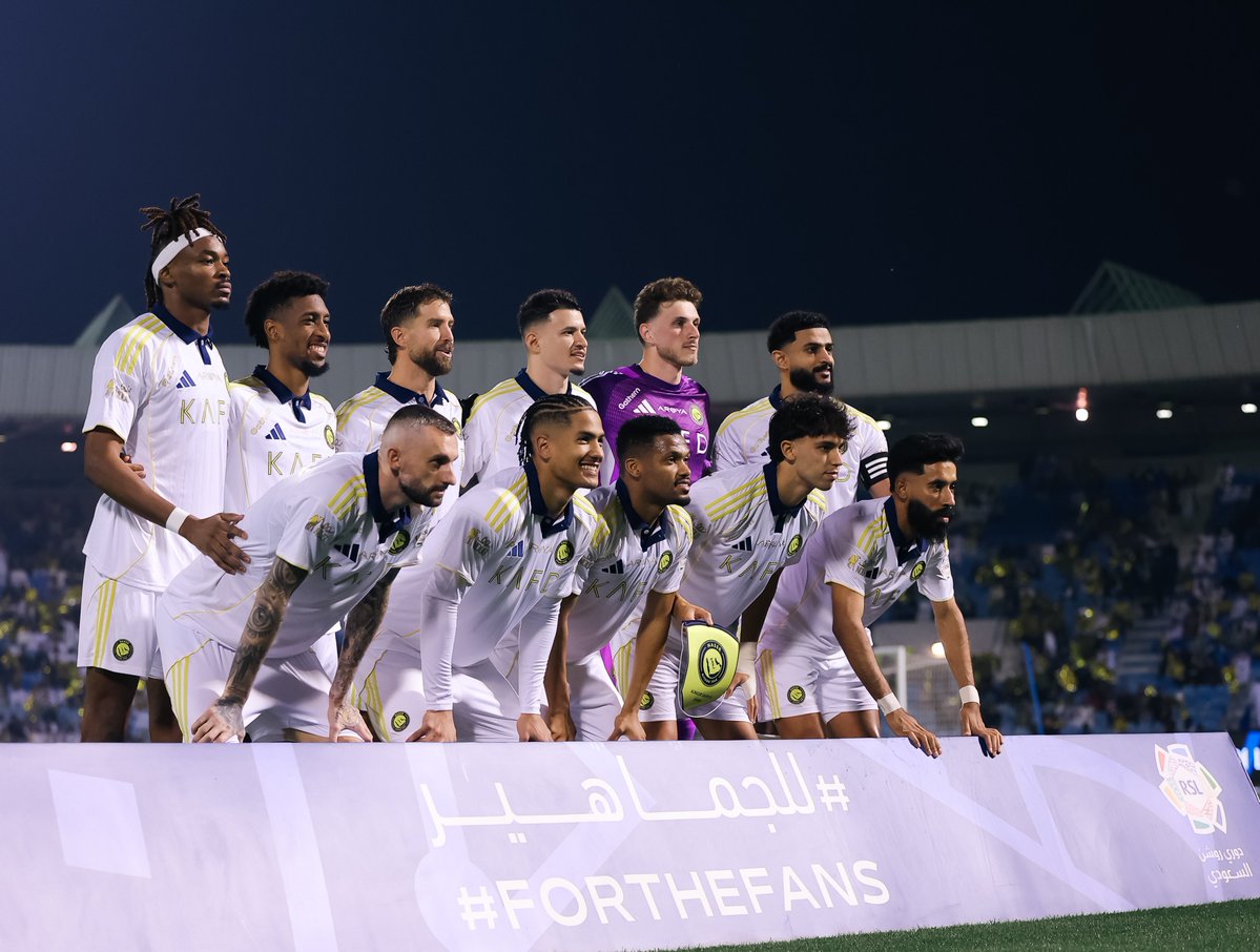 نقاطنا تُحصـد بالعمل في الملعب فقط،
لا بـ كثرة الكـلام خـارجـه 😄