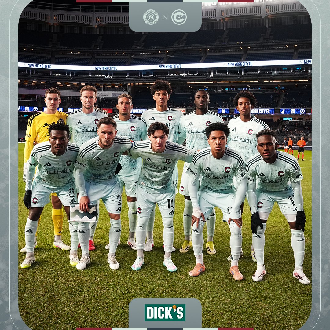 ColoradoRapids's tweet photo. Live from New York 🗽
#NYCvCOL | @DICKS https://t.co/MI8dHUD56g