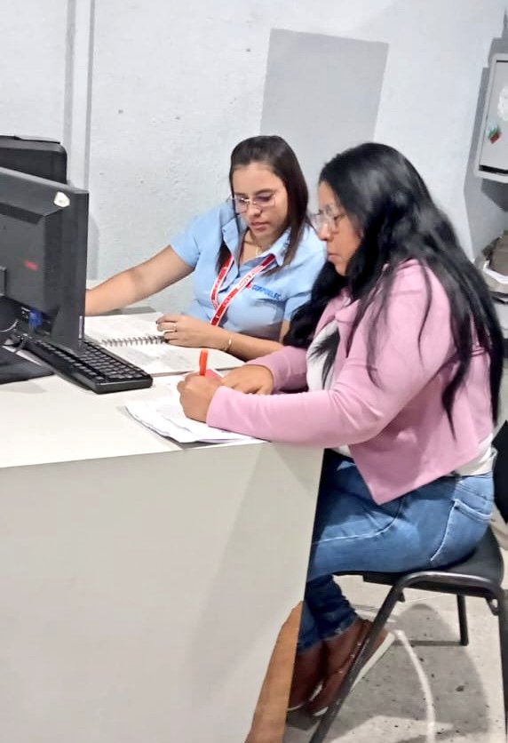 Por instrucciones del Defensor del Pueblo (E) <a href="/TarekWiliamSaab/">Tarek William Saab</a> el equipo defensorial de la subsede Charallave, realizó comisión ante CORPOELEC, a los fines de tramitar expediente defensorial.