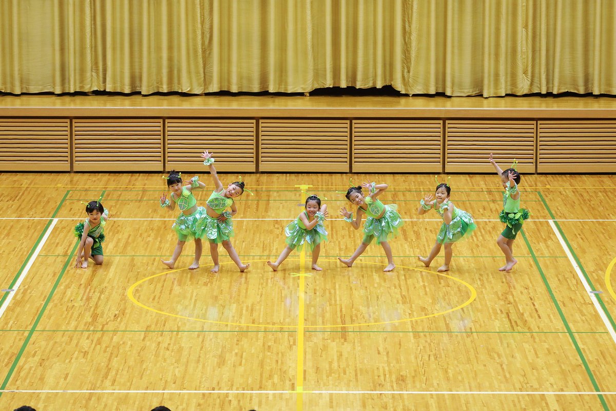 KazumiLuminous's tweet photo. 2月15日(日)に岡山県女子体育連盟のダンス発表会に出演しました！年中から小3の小3の12��で参加。楽しく踊ることができました！子供たちの笑顔が素敵ですー！。
#KAZUMIダンススタジオLuminous
#瀬戸スポーツクラブダンス
#キッズダンス岡山
#キッズモダンダンス
#キッズダンス瀬戸 https://t.co/alre7vcdTp