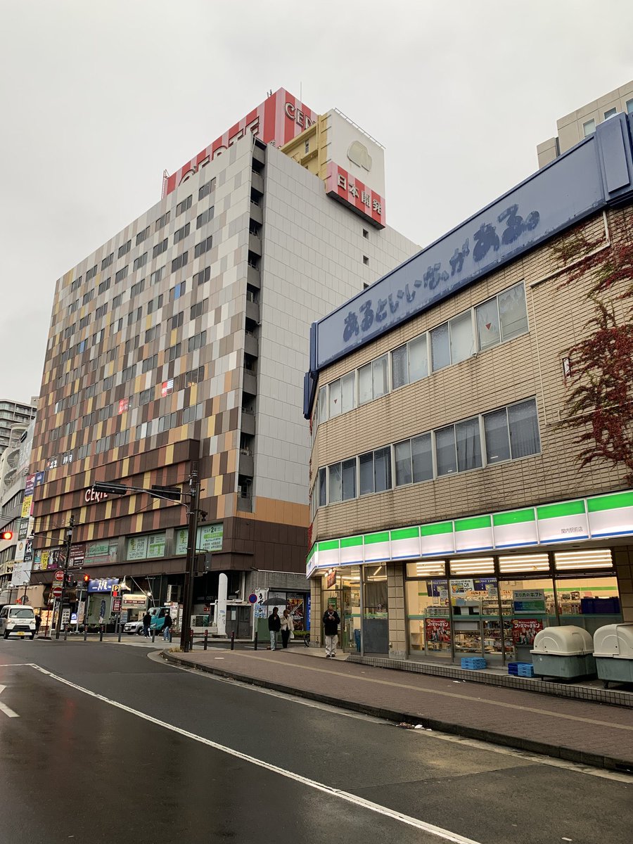 ファミリーマート 関内 駅前 店