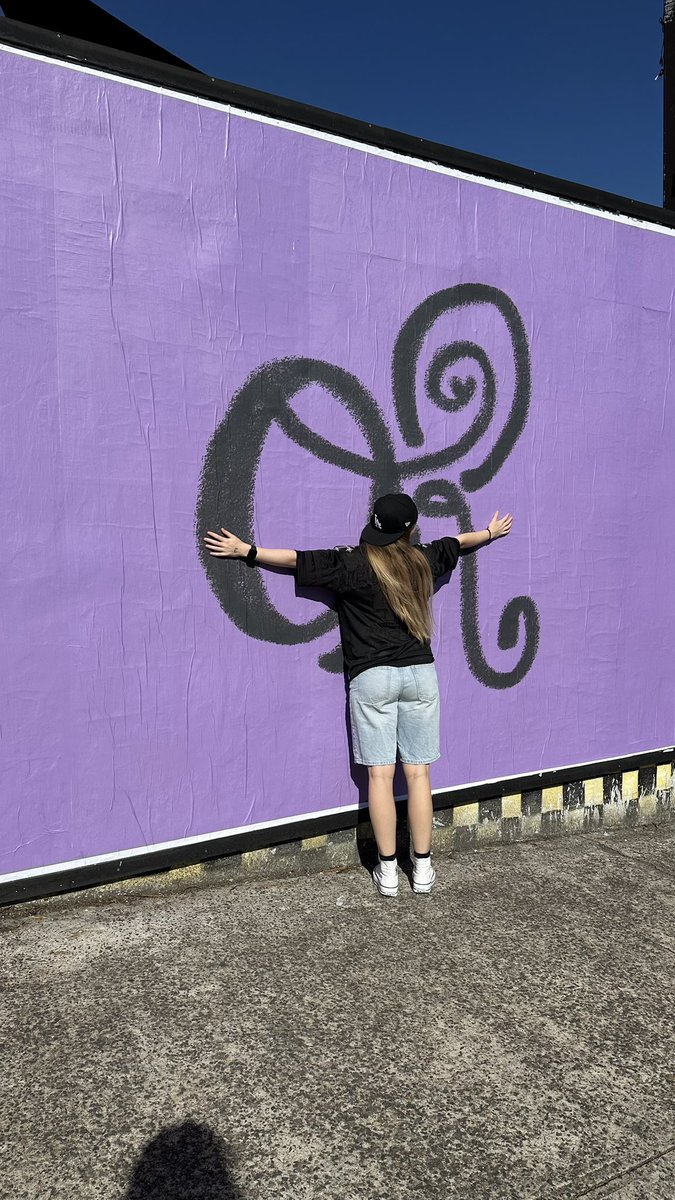 olivia wall in sydney!! #OliviaIsComing <a href="/LiviesHQ/">olivia’s livies 🩷</a>