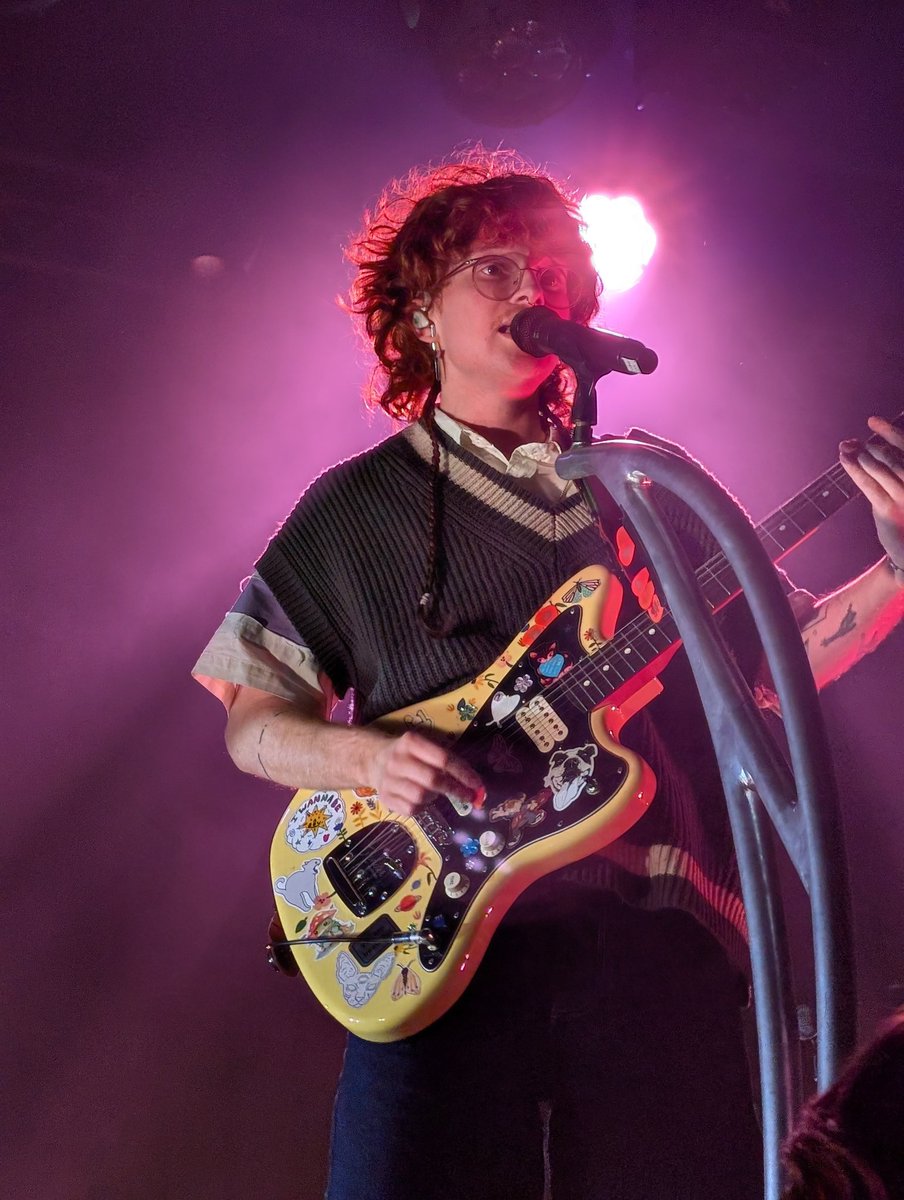 adeylikescheese's tweet photo. Had the bestest time at @CAVETOWN this evening in Notts 🤟 certainly a night to remember 🏳️‍⚧️🫶 
#cavetown #nottingham #rockcity #transrights https://t.co/oKBxUju7XW