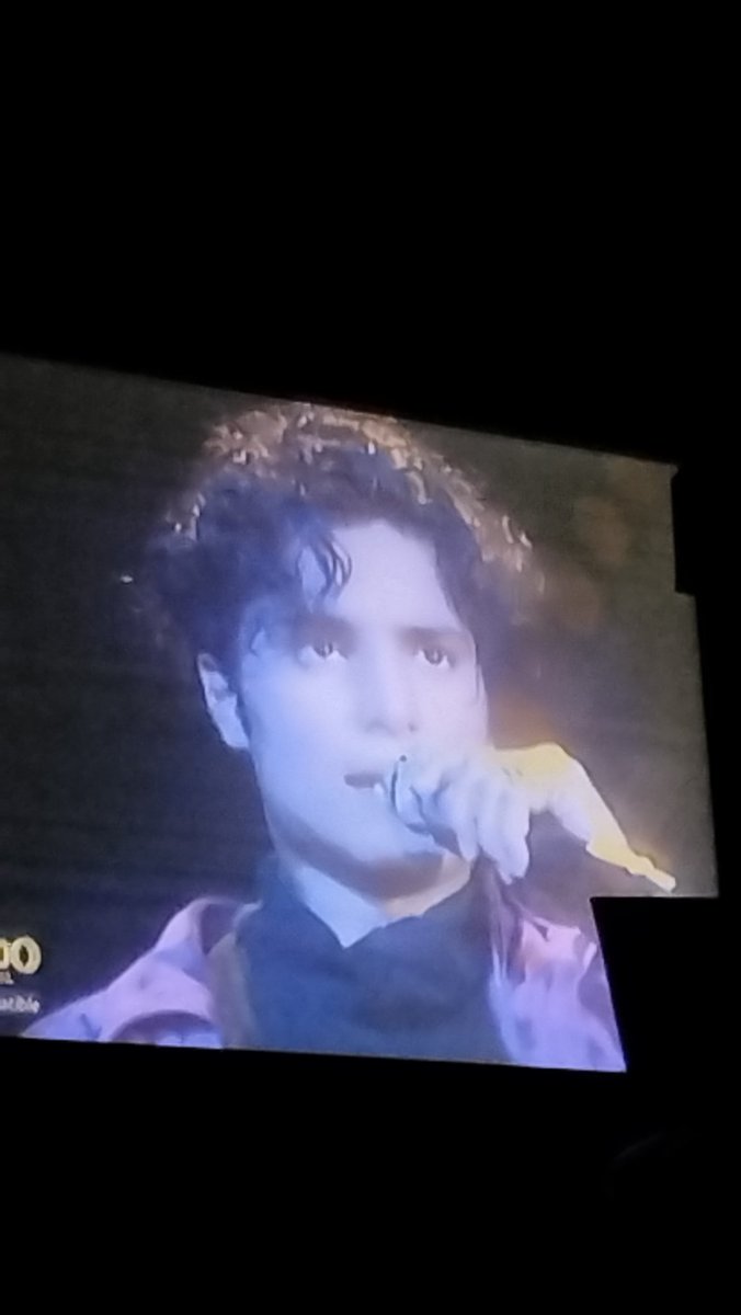 Aquí viendo a mi papi ruqui <a href="/CHAYANNEMUSIC/">CHAYANNE</a> lo más bello del mundo, mundial 💗😍