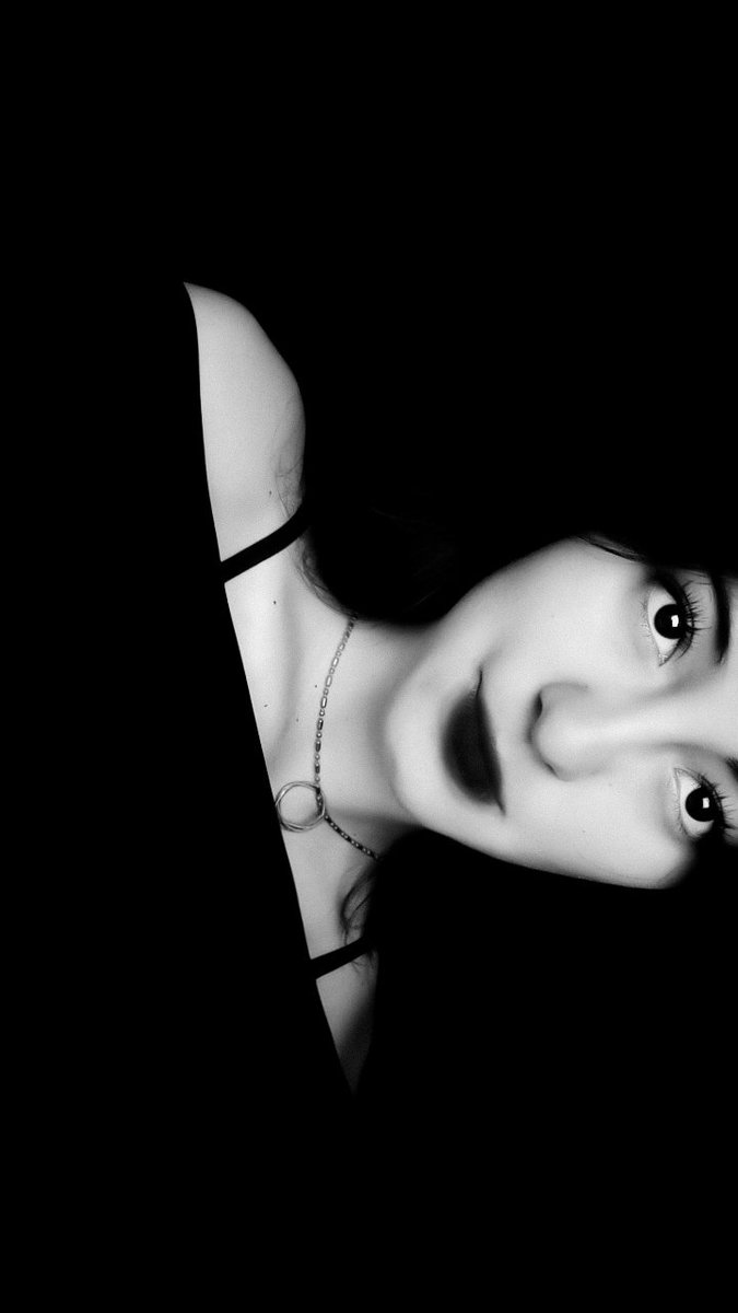 ⋆ conn. 🦇 tweet media