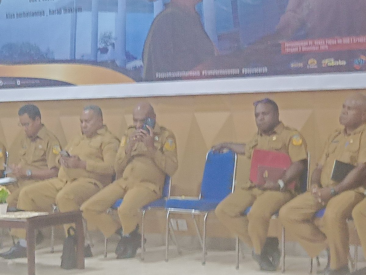 turius_w's tweet photo. Menerima aspirasi rakyat bersama wagub papua https://t.co/o4mFSpCK3T