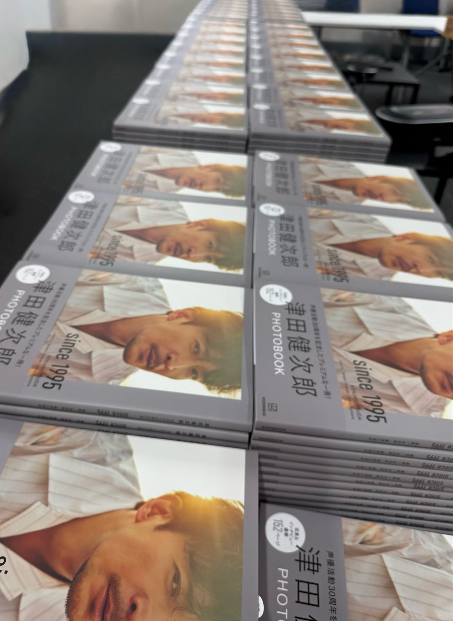 公式】津田健次郎PHOTOBOOK since1995 &写真集「ささやき」 on X