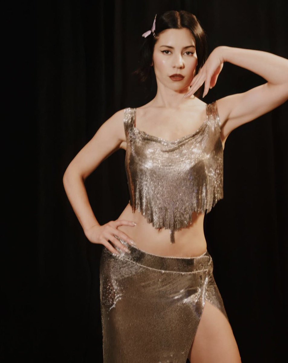 diamandisfiles's tweet photo. New photos of MARINA for ELLE MÉXICO 💋 https://t.co/yR49BaS9Vn