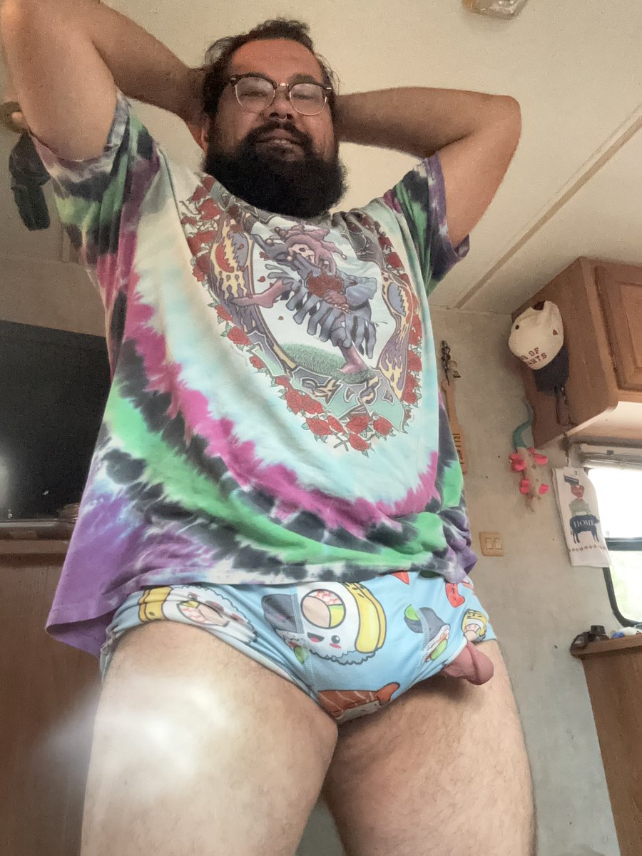 pervypanda69's tweet photo. Excuse the cracked screen protector but just had to share, Was genuinely feeling myself cleaning! https://t.co/xes4mhXBiP