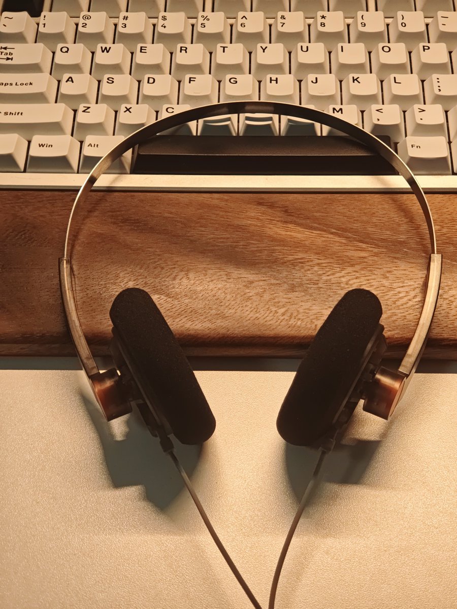 MOONDROP tweet media