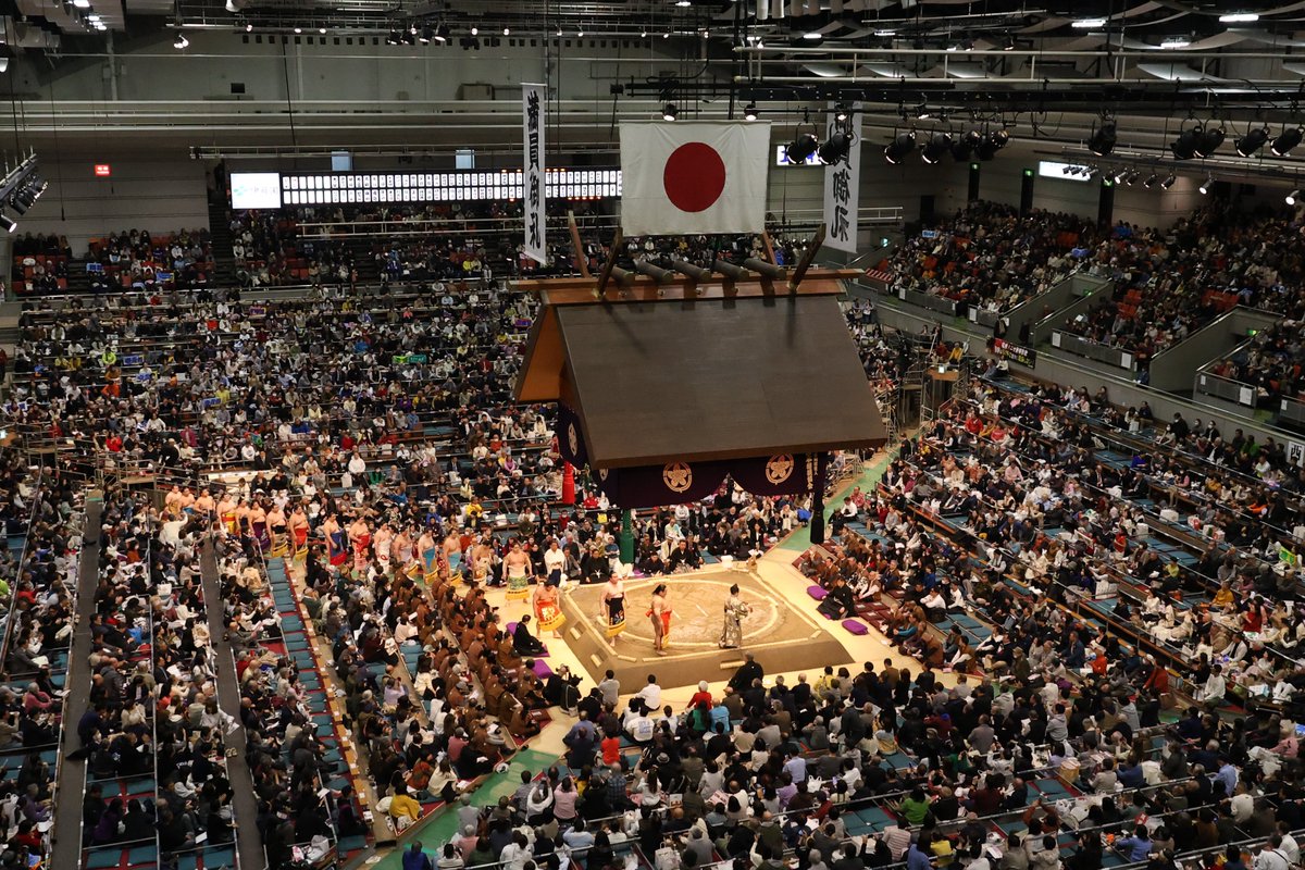 ＜三月場所＞
観戦にあたっての注意をご確認下さい。

・再入場は1日1回可能です。
・会場周辺での力士の入り待ち、出待ちは近隣へのご迷惑となるためご遠慮ください。
・相撲競技の円滑な進行または他の観客の観戦を妨げまたは妨げる虞のある行為はおやめください。

▼観戦ガイド