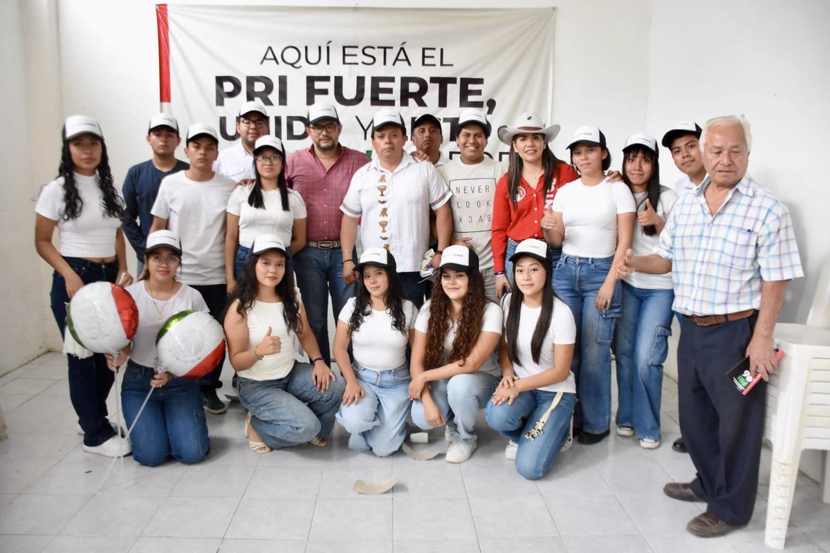 MarcoMendoza_B's tweet photo. Desde #Huejutla, corazón de la huasteca hidalguense, sostuve un encuentro con las dirigencias municipales de la región para trazar la ruta de trabajo de los siguientes meses, en preparación para el proceso electoral 2027.
#MMContigo
#SomosLaResistencia https://t.co/zsylCYupet