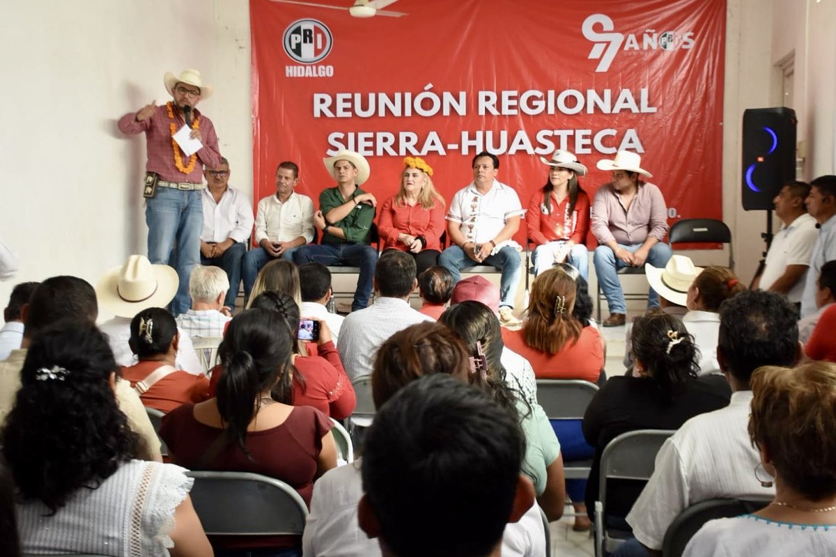 MarcoMendoza_B's tweet photo. Desde #Huejutla, corazón de la huasteca hidalguense, sostuve un encuentro con las dirigencias municipales de la región para trazar la ruta de trabajo de los siguientes meses, en preparación para el proceso electoral 2027.
#MMContigo
#SomosLaResistencia https://t.co/zsylCYupet