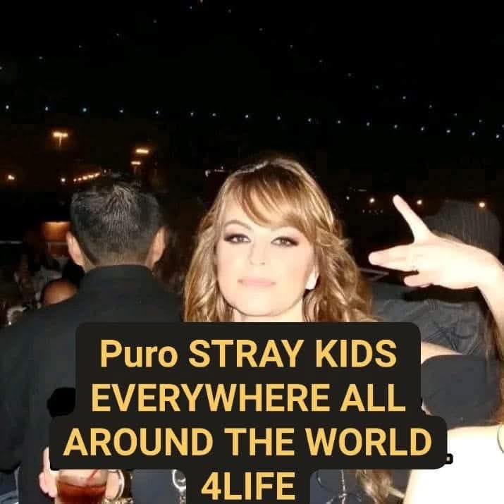 kimseraphmin's tweet photo. PURO PINCHE STRAY KIDS A LA VERGA COMPA 🤠 https://t.co/nLVmRNvW6C
