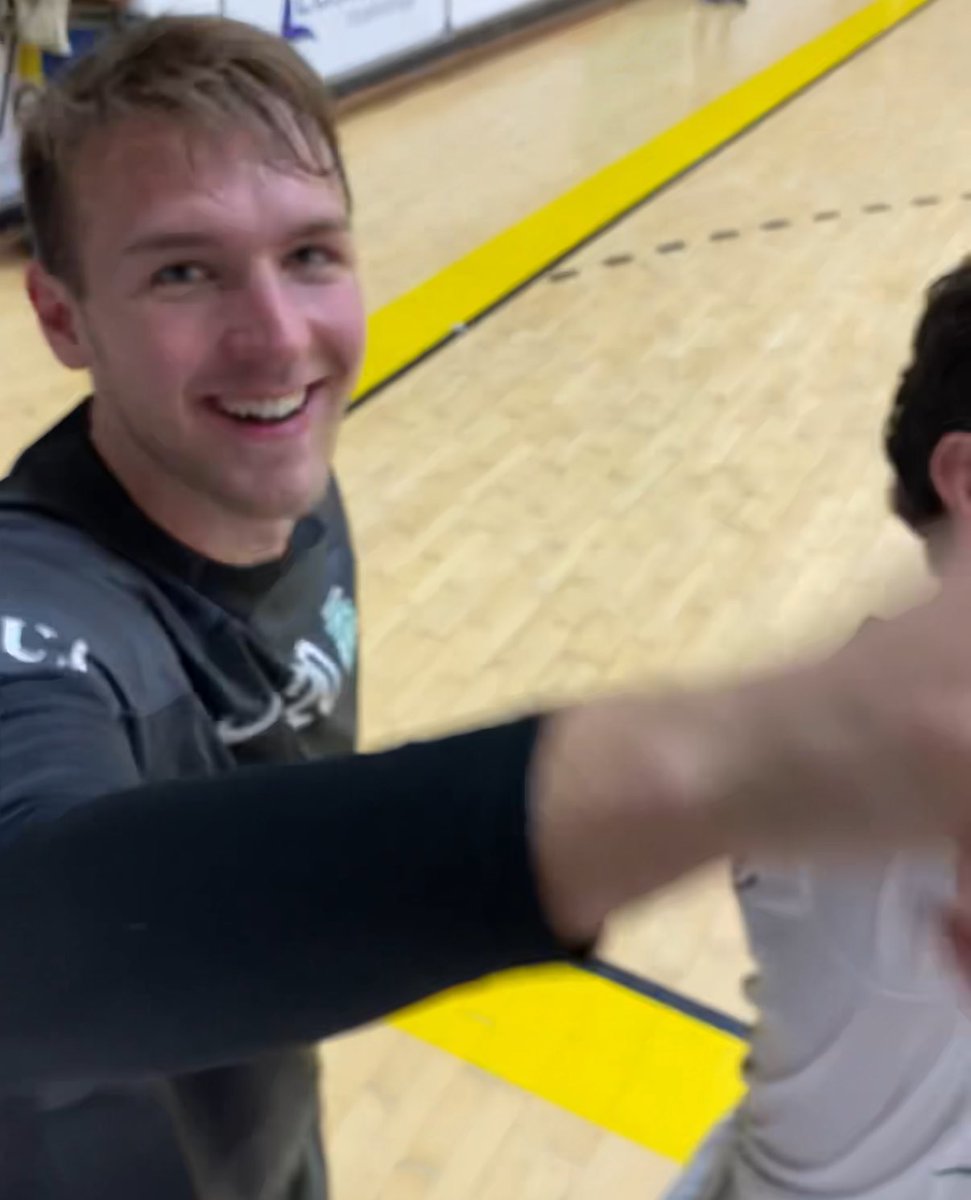 daniela ★ tweet media