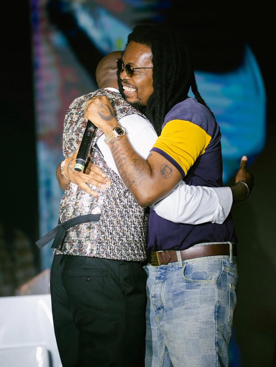 giran_republic's tweet photo. happy birthday baddo, living legend. 💛 https://t.co/mgYjQhoVGh