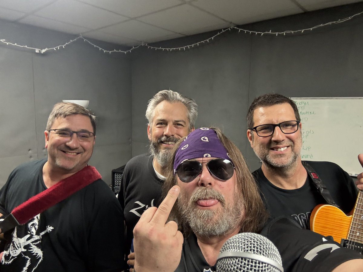 HunterScott1968's tweet photo. 50/50 band Practice today https://t.co/ARUjfQeiQy
