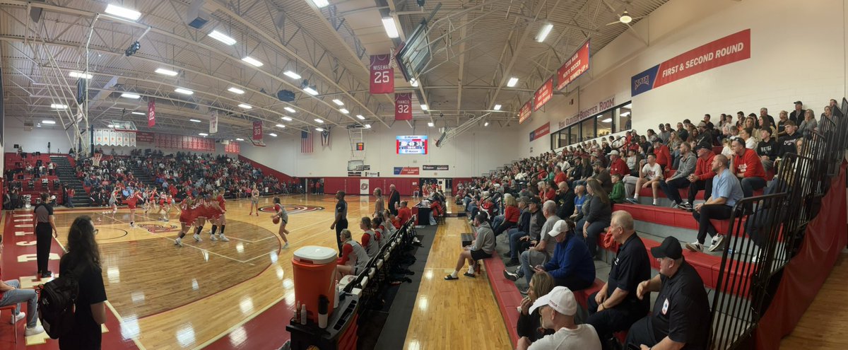 RiverStatesConf's tweet photo. Basketball hits DIFFERENT in the Midwest.

A near-capacity crowd is on hand for the @NAIA Women’s Basketball Second Round matchup between @RIOWBB and @IWUWildcats!

#TheRightWaytoPlay @Crossroads_NAIA https://t.co/XzYVYcbDkx