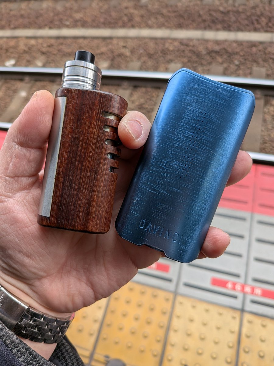 arai3539's tweet image. よく眠れなかった…
#vape #vaporizer #yannisthiroux #davincivaporizer