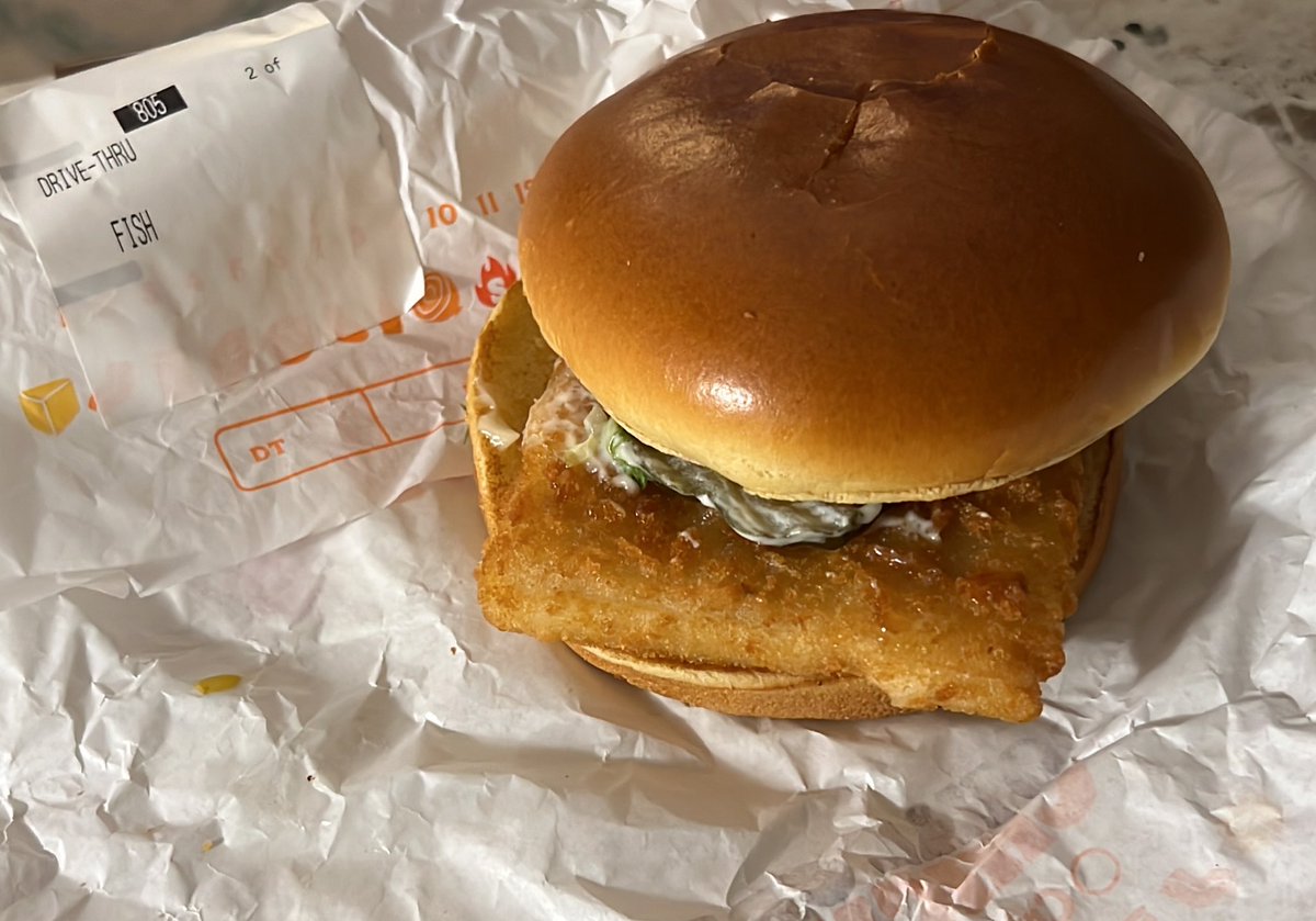 jetsetwithcoco's tweet photo. What happened to @BurgerKing big fish? Thought it was in a hoagie style bun. If I wanted a sad sandwich I’d have gone to the clown. https://t.co/mIwCsdrQJG