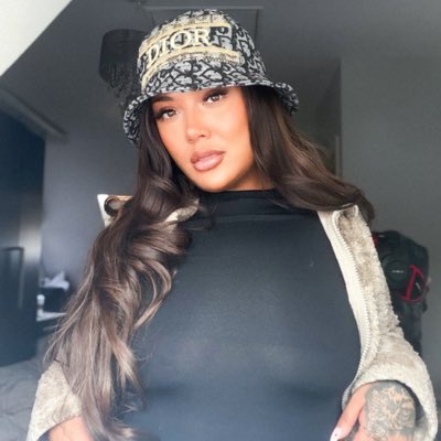 jazzysgraphics_'s tweet photo. #NewProfilePic https://t.co/duQGpDs2V3