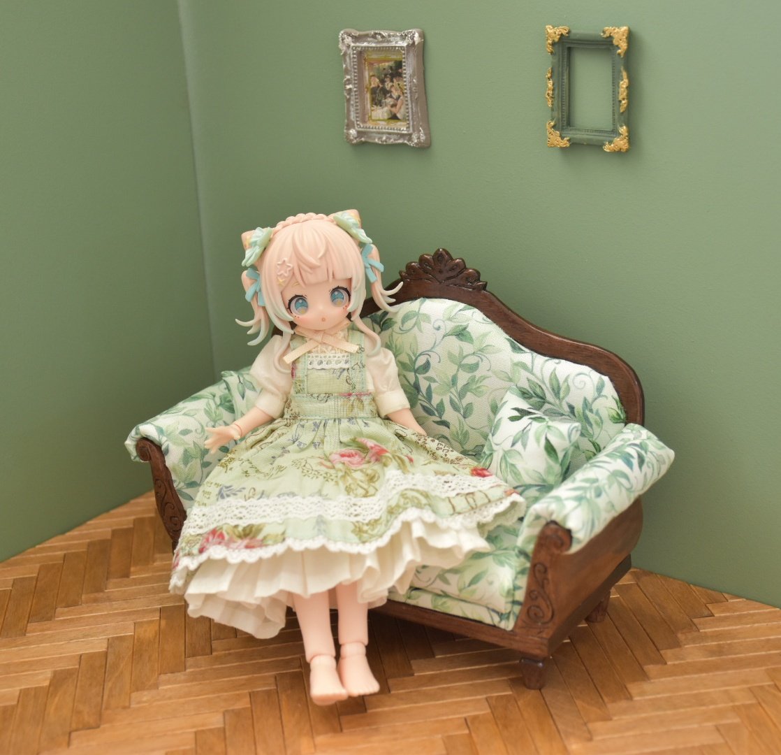 【新作】
リーフ柄の二人掛けソファ
高身長1/12ドール(1/8ドール)用

少し背の高い1/12ドール用ソファです。
ぜひドールちゃんと一緒にお越しくださいね✨️

#アイドール東京 76
2026年3月21日(土)
東京ビッグサイト 西3･4ホール

Arcadian　B-25,26