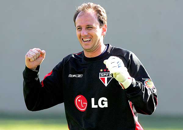 Spfcsinceridade's tweet photo. GOLS NO BRASILEIRÃO: 

🥅 - CENI 65 | GALHARDO 45

GOLS NO PAULISTÃO: 

🥅 CENI 38 | GALHARDO 3

GOLS NA LIBERTADORES: 

🥅 CENI 14 | GALHARDO 5

GOLS NA SÉRIE D:

😂 GALHARDO 7 | CENI KKKKKK

GOLS NA SÉRIE B:

🤣 GALHARDO 6 | CENI KKKKKKK

> SE JUNTA OS GOLS NAS SÉRIES A, B, D, AINDA NÃO EMPATA EM GOLS COM CENI NA SÉRIE A

> MAIOR TÍTULO DO GALHARDO NA CARREIRA É UMA COPA DO NORDESTE 

> CLUBE QUE O GALHARDO FEZ MAIS GOLS NA CARREIRA: INTER 34 GOLS, SÓ NO PAULISTA O CENI FEZ 38 GOLS