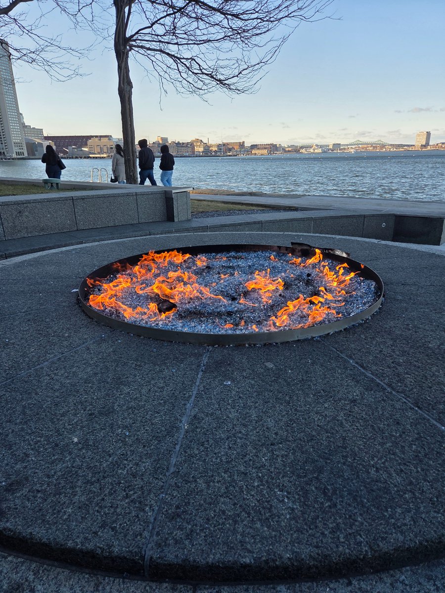 s_arannwrap's tweet photo. seaport :) https://t.co/wjvNHzcUxF
