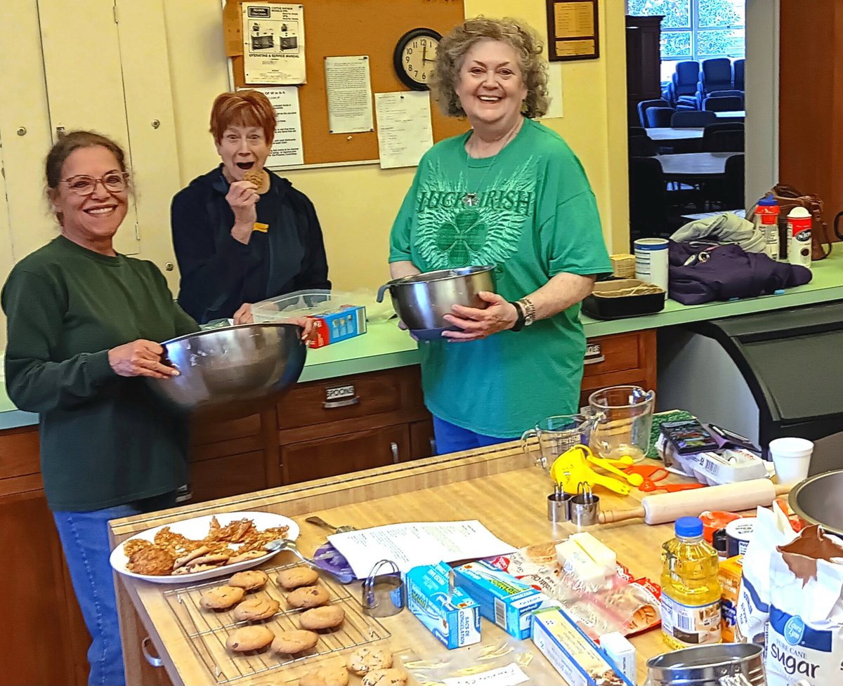trekteri3's tweet photo. Baking cookies for Kairos! #OPLuckOfTheIrish @ReelzChannel @OfficialOPLive #OPLive #OPNation #OnPatrolLive #OnPatrolLiveFirstShift https://t.co/vYVUdYzHFW