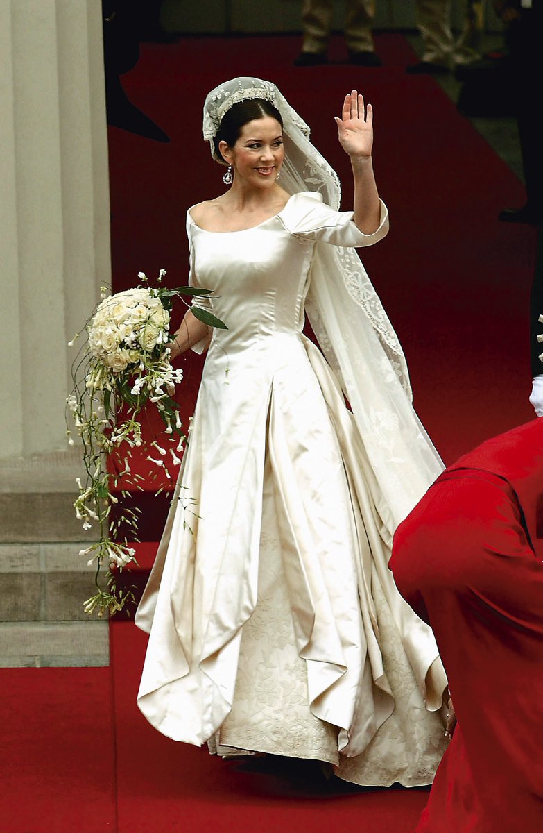 satingasms's tweet image. Bride in satin wedding dress #satin #silk #satindress #satinweddingdress #weddingdress #bride #satinfetish #silkfetish imagetwist.com/xmqlsa65sav3/b…