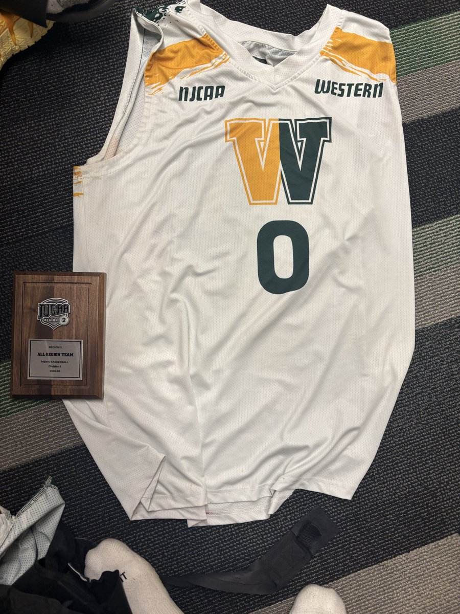 Carlos Clater Jr tweet media