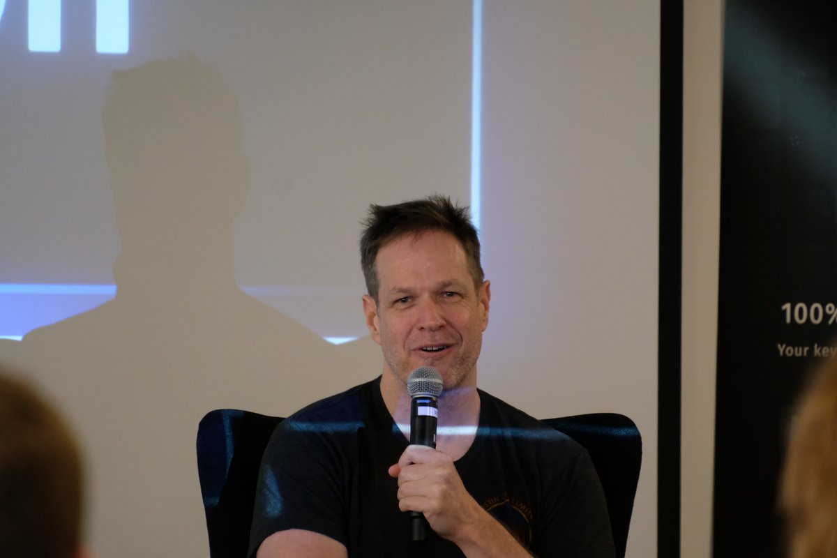 Daniel Cook tweet media