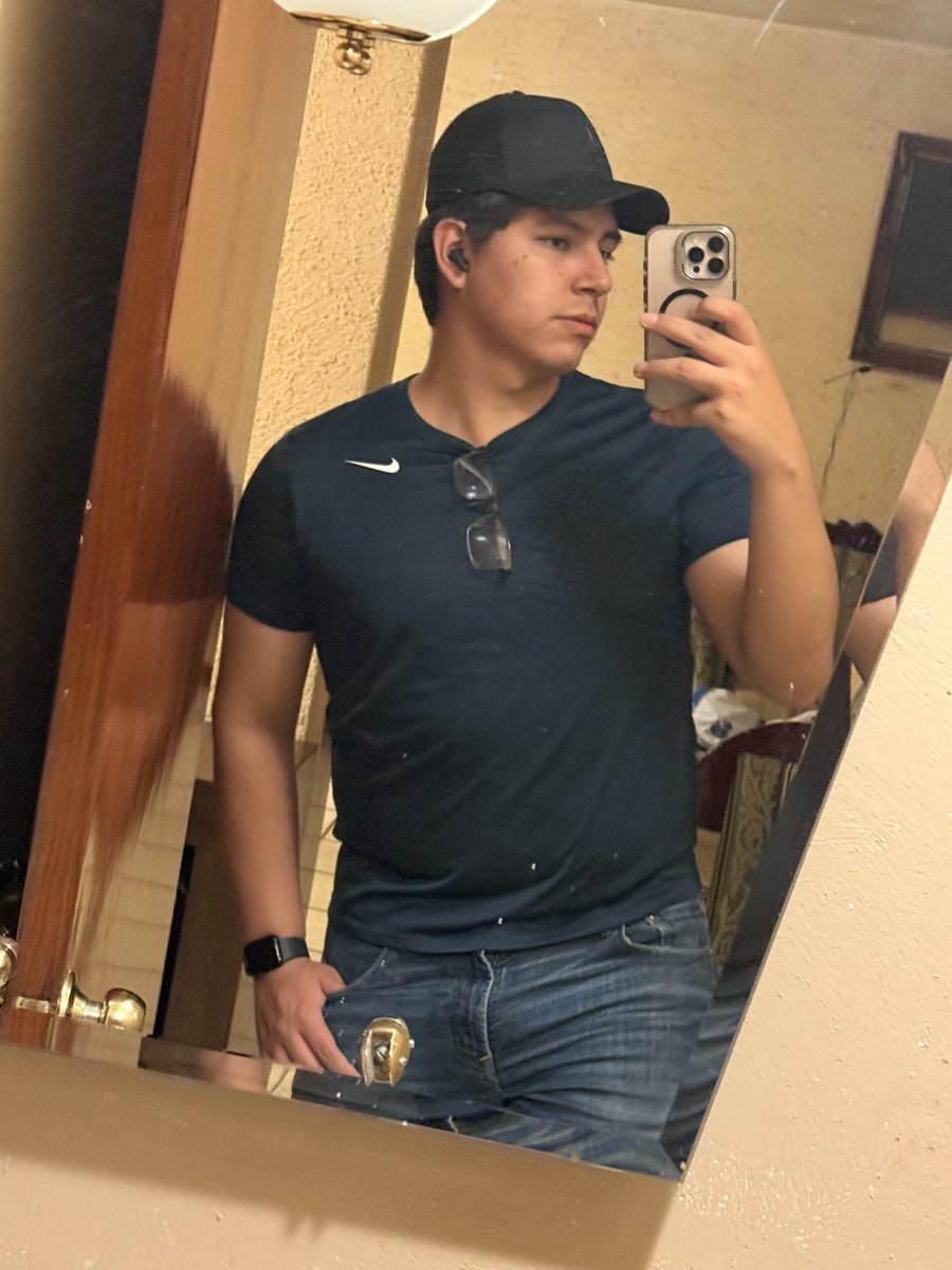 CRONOSVF_3000's tweet photo. Como me gusta esta gorra 🧢🤙 https://t.co/ziM08YyPpm