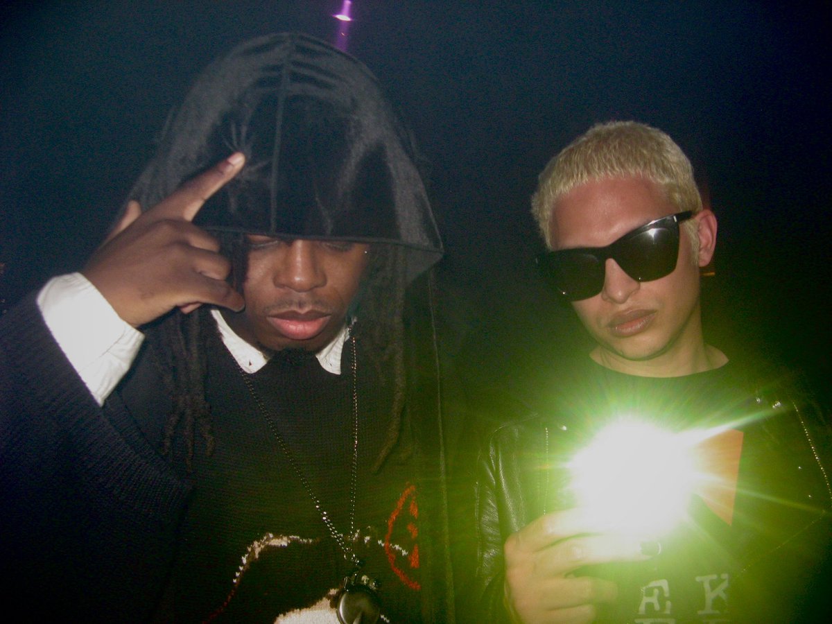 ⋆✩brxtn✩⋆ tweet media