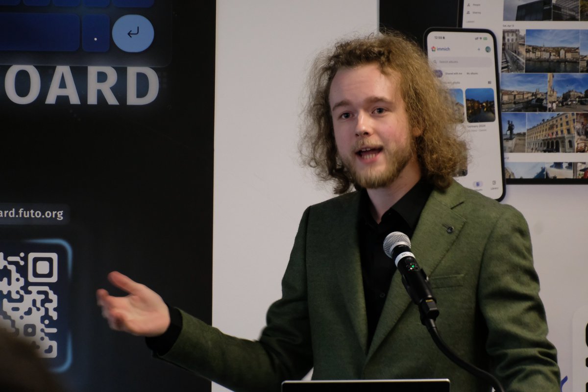 Daniel Cook tweet media