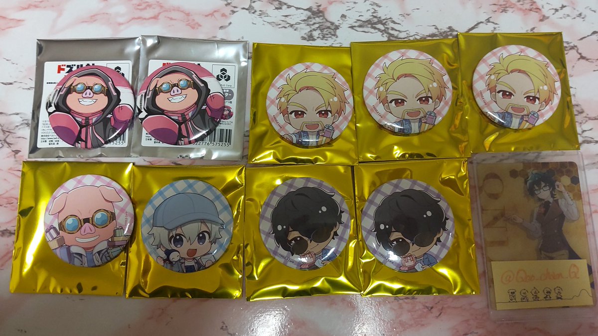 Qoo_chan_Q's tweet photo. ドズル社買取or交換お願いいたします。
譲  シブツタSD🐷缶バ
       ロフトSD🦍🍆🐷☃️缶バ

求  各500円+送料(クリックポスト)or同種🍌+送料

おまとめな方優先になります。
よろしくお願いいたします。 https://t.co/EoWqeGnu4g