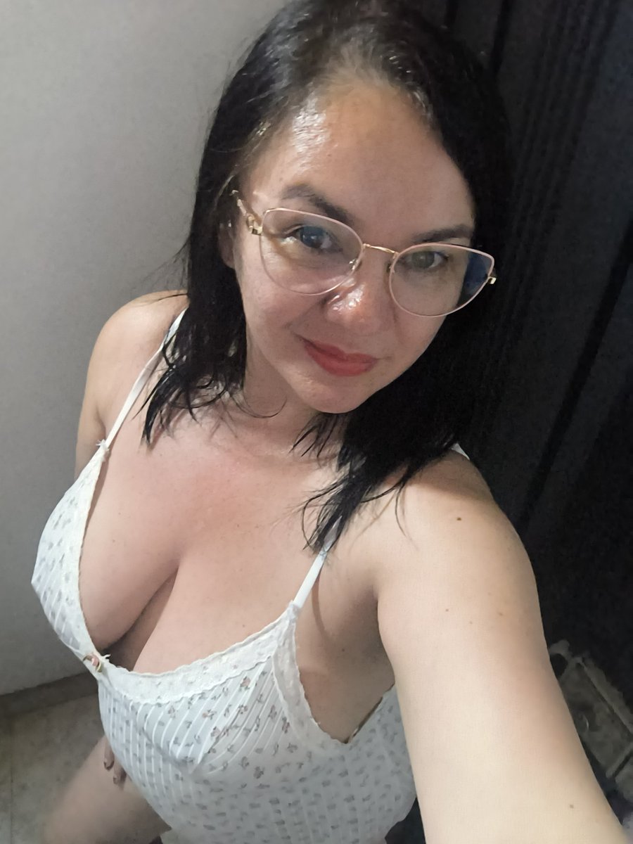 anasexy6354's tweet photo. BUENAS NOCHES https://t.co/ckAsSZX8Fv