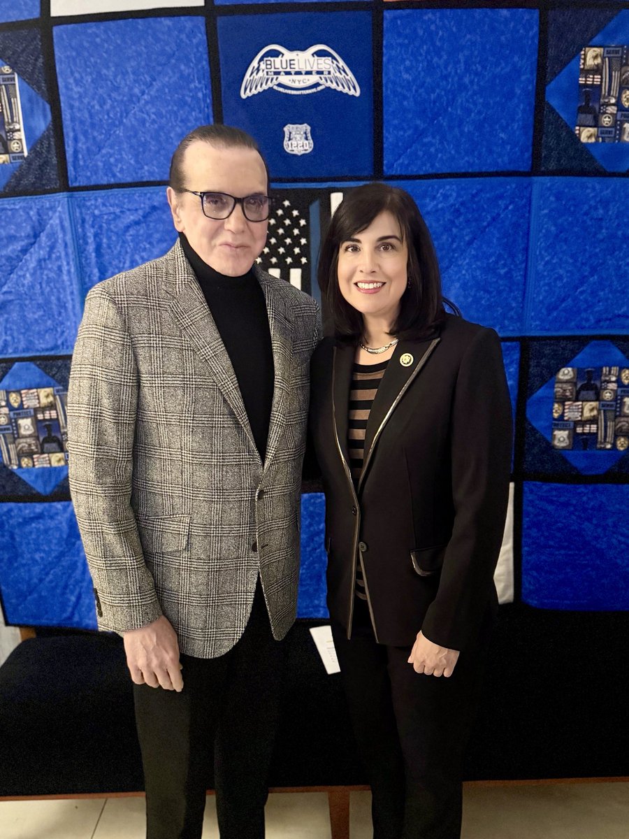NMalliotakis's tweet image. At the Blue Lives Matter gala on #StatenIsland with @chazzpalminteri 💙 We support our #NYPD.