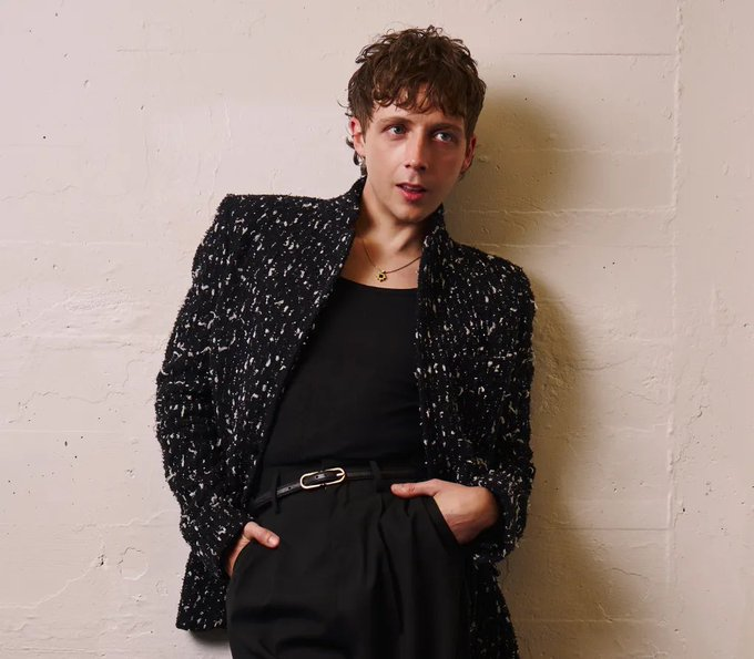 dennis whitaker archive tweet media