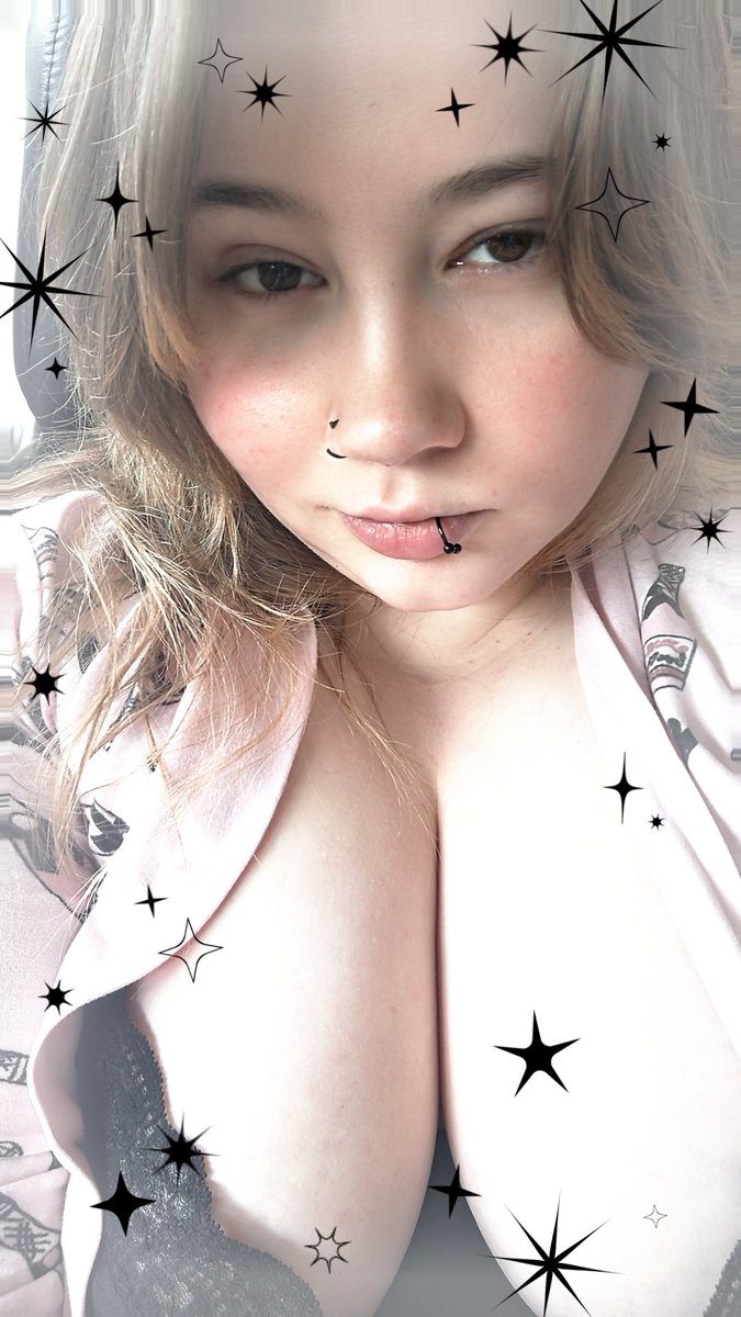 bbphoenix28's tweet photo. #onlyfansgirl 🥰 

#onlyfans

#wattaa

#chudai 

https://t.co/4FruHZrxIF https://t.co/hOUU2tXSY6
