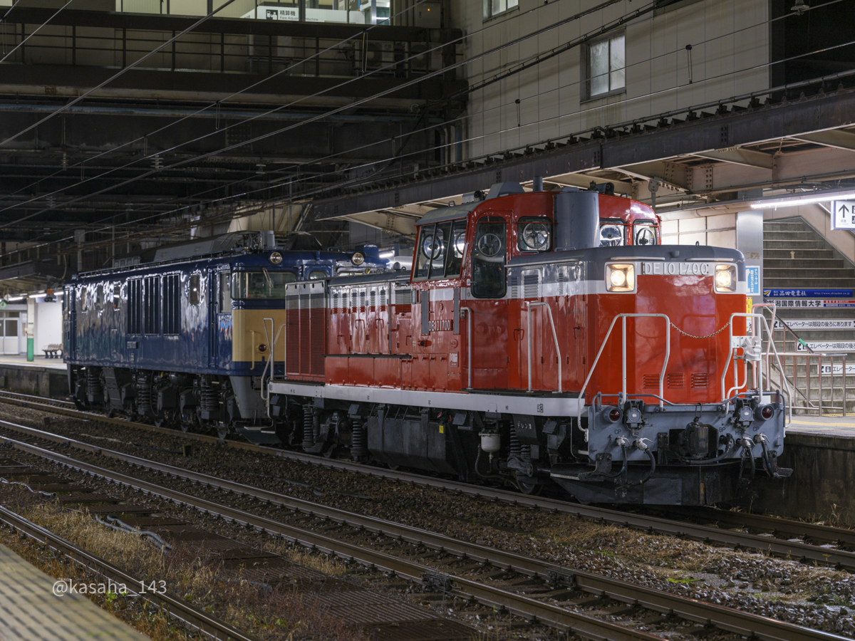 kasaha_143's tweet photo. ついにEF64 1031まで廃車になるとは…自走で長野に行くのかと思ってましたが、DE10牽引とのことでなんとか時間を捻出して行ってきました。懐かしの1031の写真も引っ張ってみました。
2026-03-10 配9423 DE10 1700+EF64 1031 https://t.co/oMsLNainWf