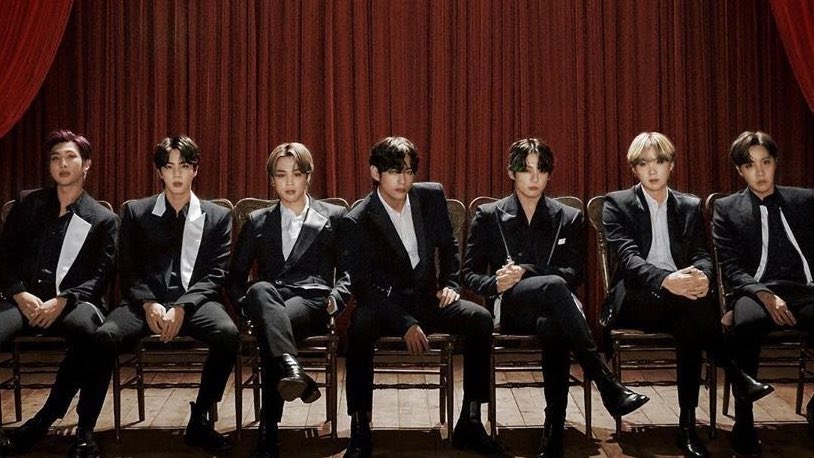 95SCONCERT's tweet photo. center taehyung is the definition of aura https://t.co/acn67YiuDL