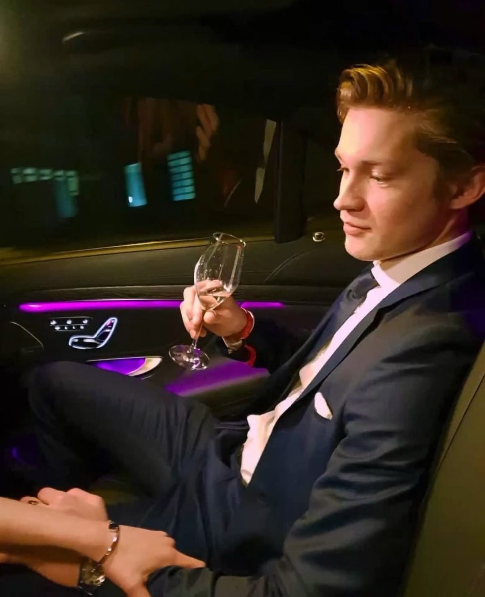 𝐕𝐢𝐧𝐜𝐞𝐧𝐭 tweet media