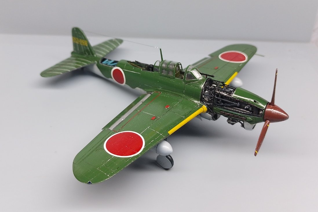 エフトイズ 1/72 彗星12型
ナナニイサイズの食玩という事で切ったり削ったり大変だったンゴがとても楽しかったンゴ。
エンジン前端をかすめてググーっと下がるノーズも再現出来て満足ンゴよ。
次号のスケールアヴィエーション誌、マナニイのアレを宜しくお願い致しますンゴ。
#セーブザマナティー