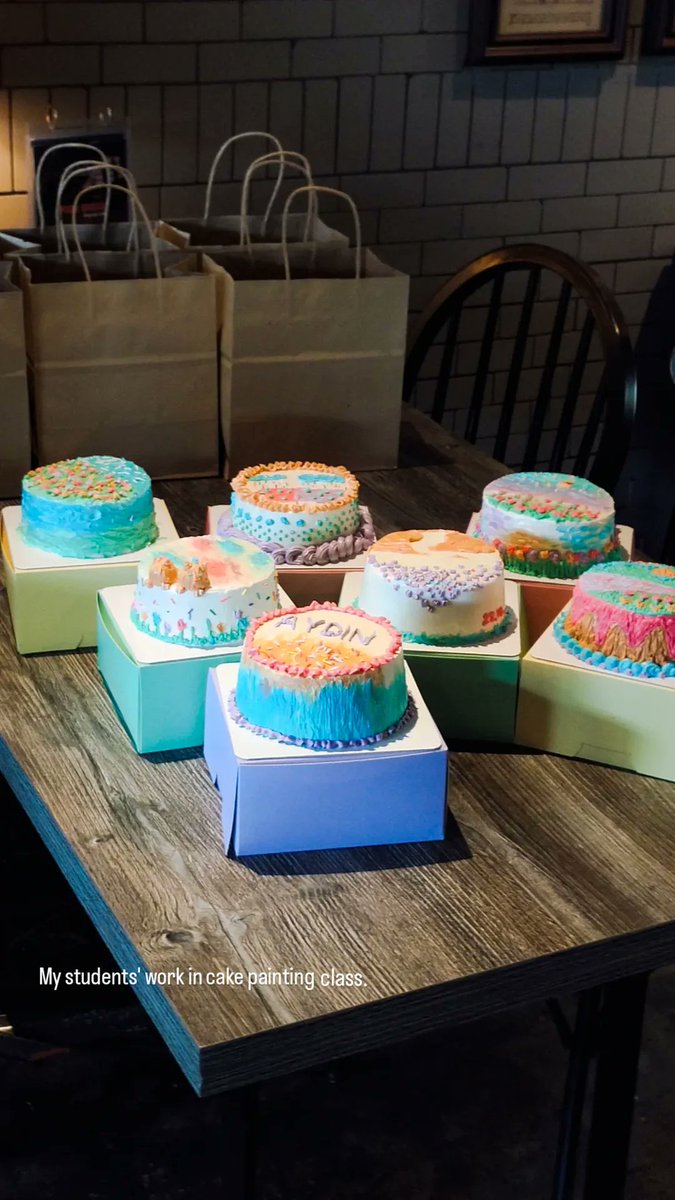 Crescent moon bakery tweet media