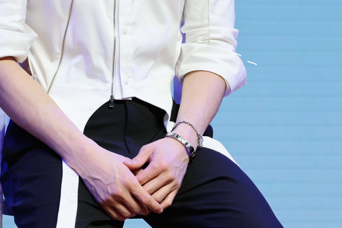 260314 [Hold up] FM 2부
🧑🏻‍🔧🧑🏻‍🔧🧑🏻‍🔧

#문종업 #MoonJongUp 
#文鐘業 #ムンジョンオプ <a href="/jongup_official/">Jongup_Official</a>