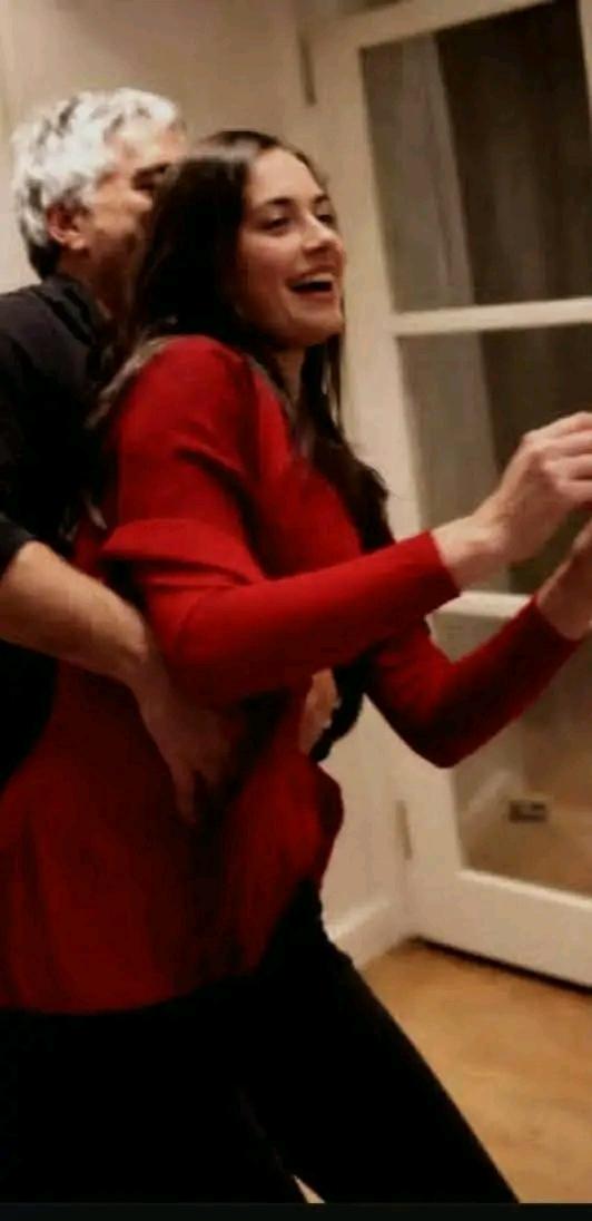 العالم كله يتحرش بالامارات
وهند العويس تحرشت ب ابستين🤣😂
#غاغه