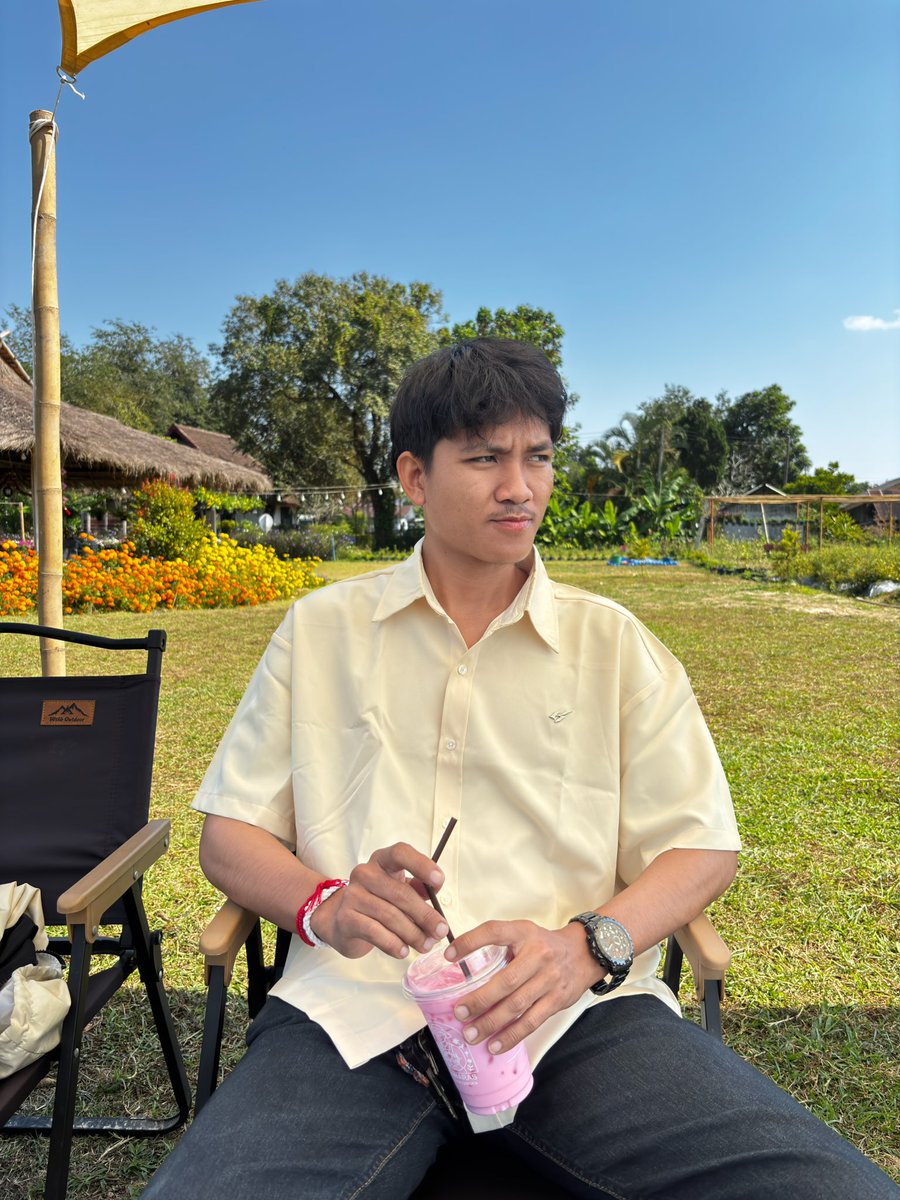 Ltk2543's tweet photo. หน้าตาอาจไม่หวาน..แต่แก้วที่ถือหวานนะ🤣
#NewProfilePic 
#เชียงราย 
#บ่าวแม่สาย https://t.co/vuPKk6OdEp
