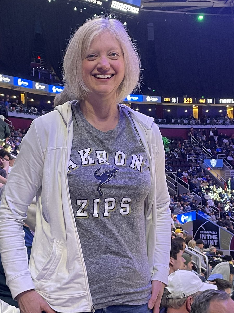 44107Physics's tweet photo. Let’s go Zips!  #MACtion https://t.co/IUQars9CXO