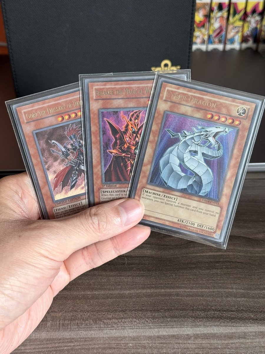 空卡店 tweet media